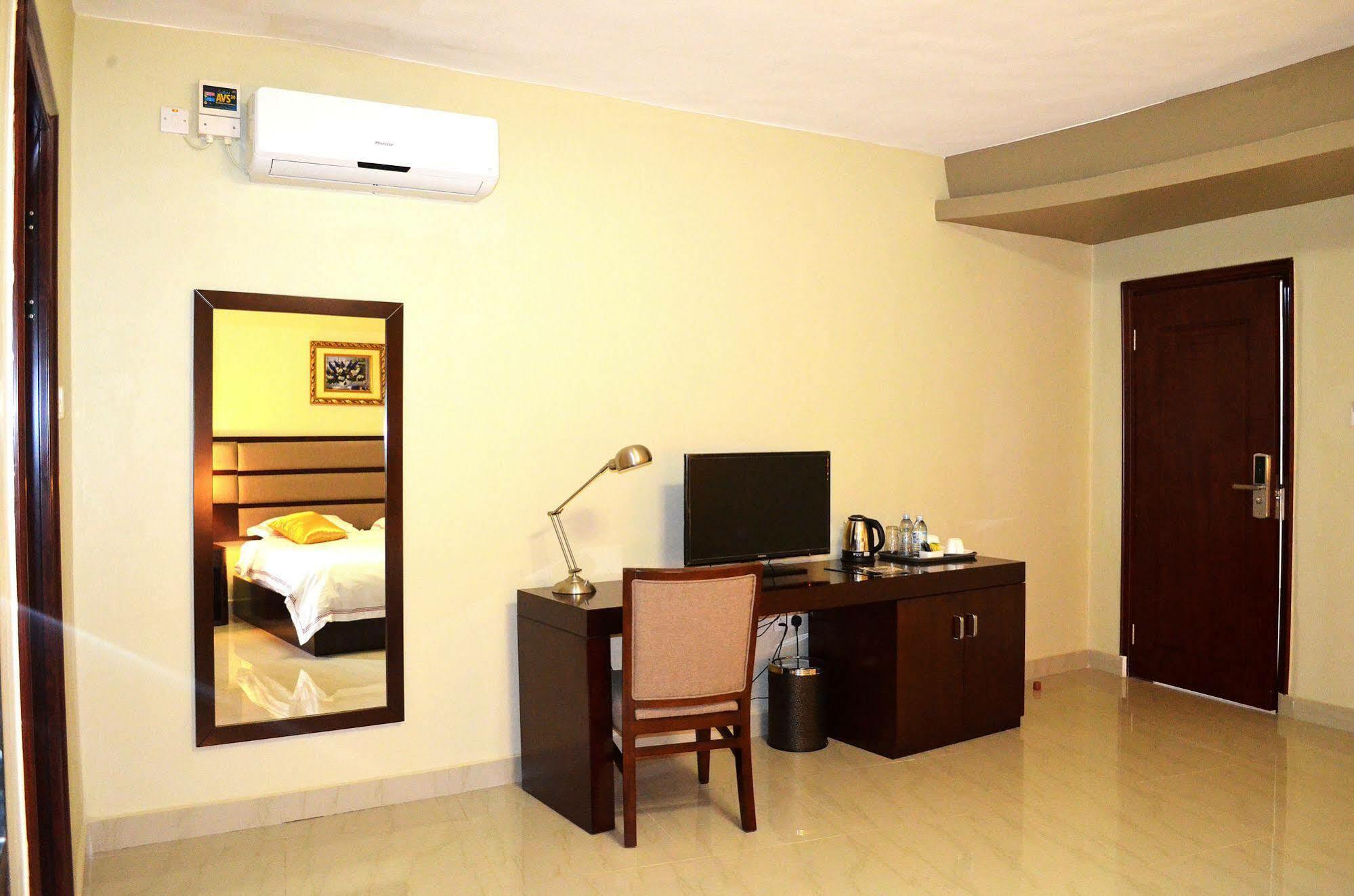 Hillside Plaza Hotel Καμπάλα Εξωτερικό φωτογραφία